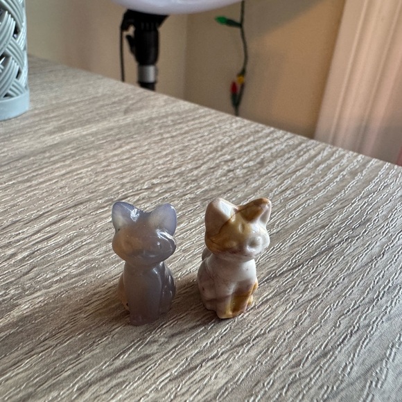 Miniature Crystal Cat Figurines - Picture 2 of 7
